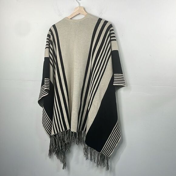 H&M Graded Poncho Sweater Shawl with Fringe size S/M - Picture 8 of 10